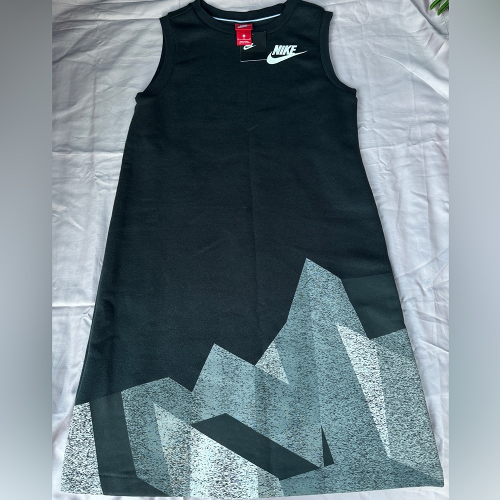 NIKE Women’s Skyscraper Rally Shift Dress in Black Size Medium NWT